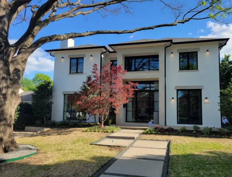 Dallas White & Black House